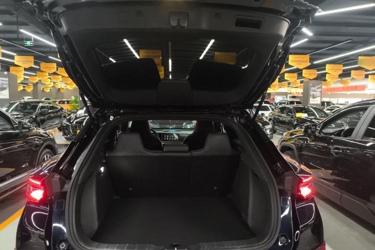 Used CHANGAN UNI-T 2020 1.5T Prestige Version Trunk