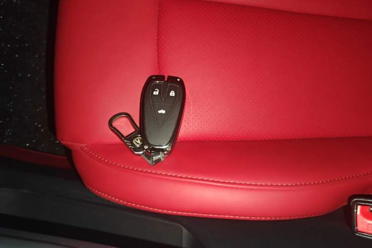 Used CHANGAN UNI-T 2020 1.5T Prestige Version Vehicle Key