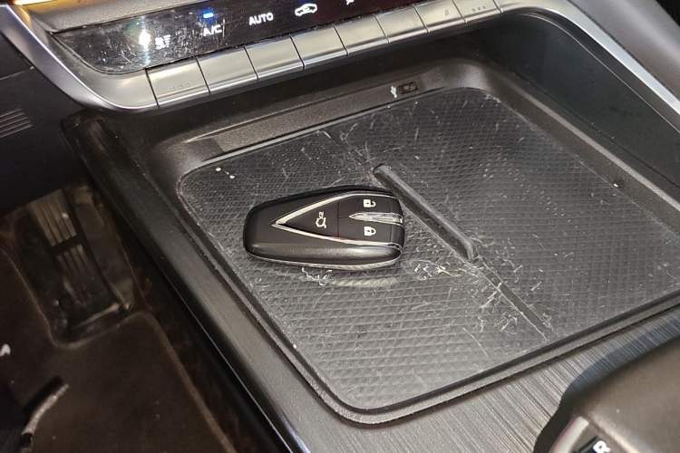 Used CHANGAN UNI-T 2020 1.5T Prestige Version Vehicle Key