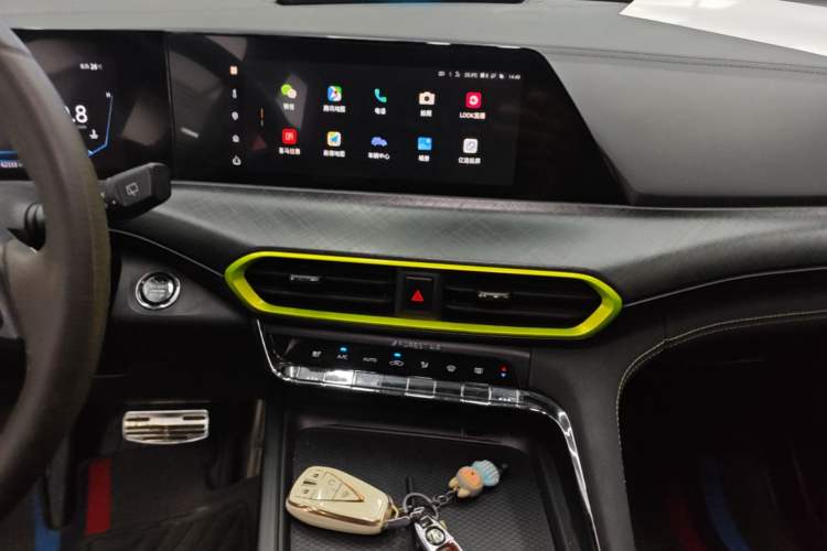 Used CHANGAN UNI-T 2020 1.5T Flagship Version Audio And AC Panel