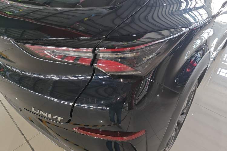 Used CHANGAN UNI-T 2020 1.5T Prestige Version Exterior 6