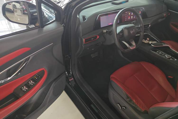 Used CHANGAN UNI-T 2020 1.5T Prestige Version Interior 3