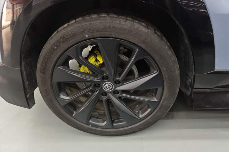 Used CHANGAN UNI-T 2020 1.5T Flagship Version Right Rear Wheel Hub