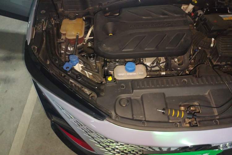 Used CHANGAN UNI-T 2020 1.5T Prestige Version Engine Bay Right