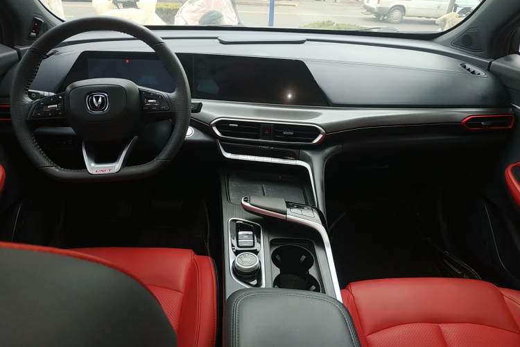Used CHANGAN UNI-T 2020 1.5T Flagship Version Audio And AC Panel