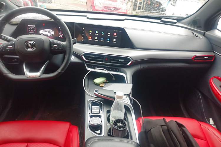 Used CHANGAN UNI-T 2020 1.5T Prestige Version Center Console