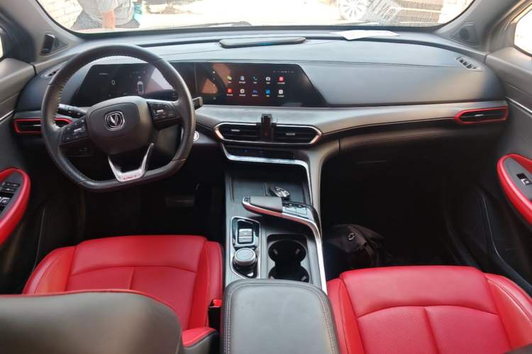 Used CHANGAN UNI-T 2020 1.5T Prestige Version Center Console