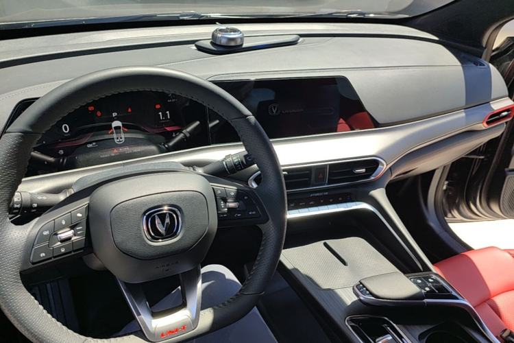 Used CHANGAN UNI-T 2020 1.5T Prestige Version Center Console