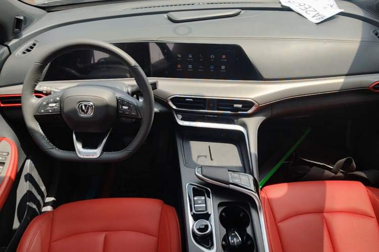 Used CHANGAN UNI-T 2020 1.5T Prestige Version Center Console