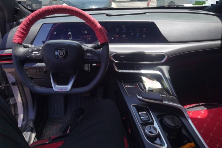 Used CHANGAN UNI-T 2020 1.5T Prestige Version Center Console
