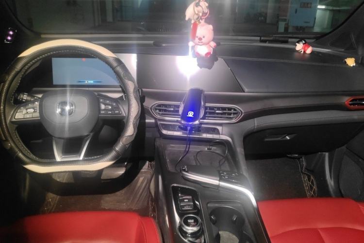 Used CHANGAN UNI-T 2020 1.5T Prestige Version Center Console