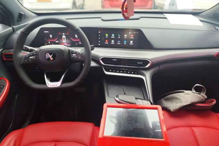 Used CHANGAN UNI-T 2020 1.5T Prestige Version Center Console