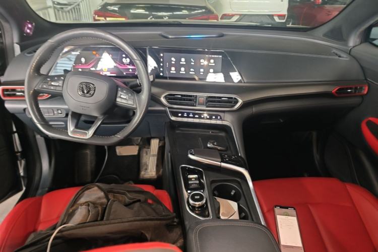 Used CHANGAN UNI-T 2020 1.5T Prestige Version Center Console