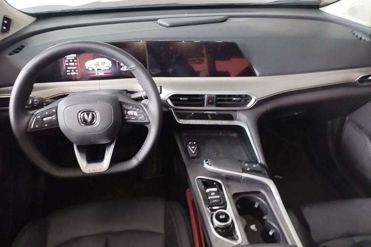 Used CHANGAN UNI-T 2020 1.5T Prestige Version Center Console