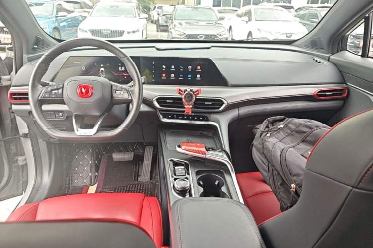 Used CHANGAN UNI-T 2020 1.5T Prestige Version Center Console