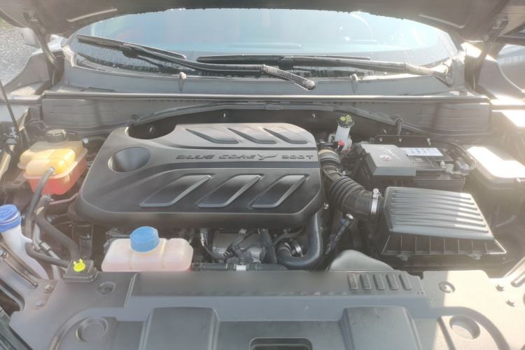 Used CHANGAN UNI-T 2020 1.5T Prestige Version Engine Bay