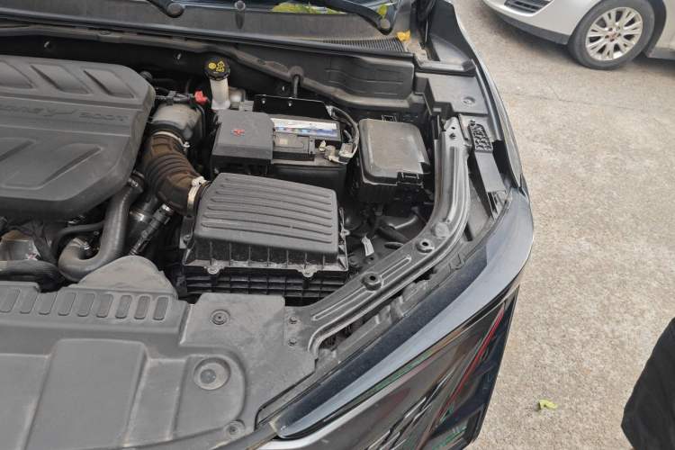 Used CHANGAN UNI-T 2020 1.5T Prestige Version Engine Bay Left