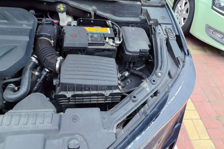 Used CHANGAN UNI-T 2020 1.5T Prestige Version Engine Bay Left