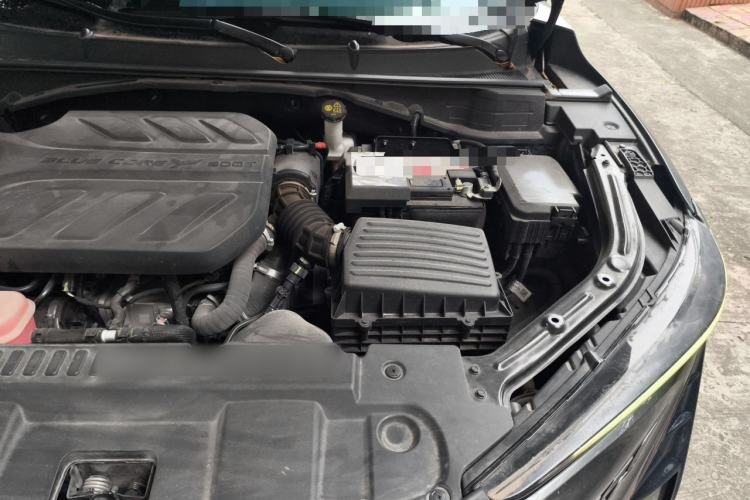 Used CHANGAN UNI-T 2020 1.5T Prestige Version Engine Bay Left