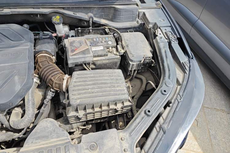 Used CHANGAN UNI-T 2020 1.5T Prestige Version Engine Bay Left