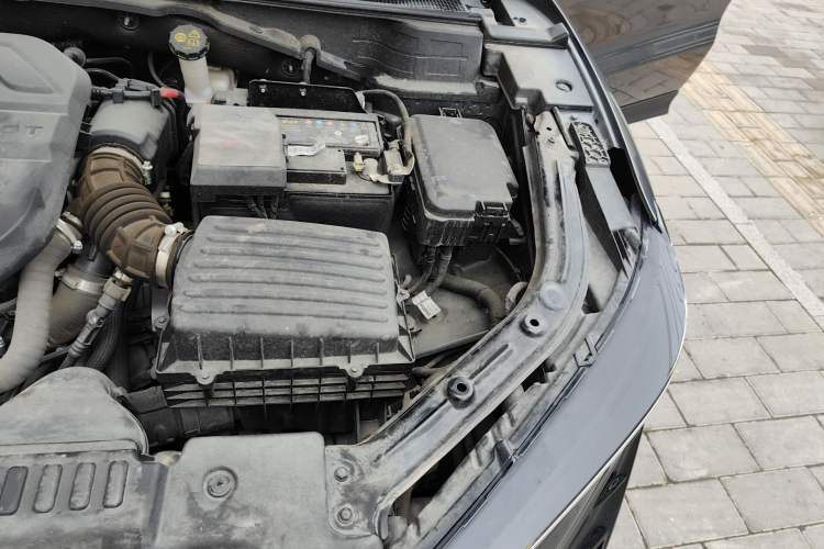 Used CHANGAN UNI-T 2020 1.5T Prestige Version Engine Bay Left