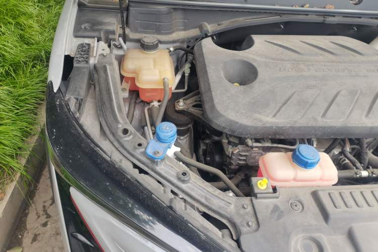 Used CHANGAN UNI-T 2020 1.5T Flagship Version Engine Bay Right