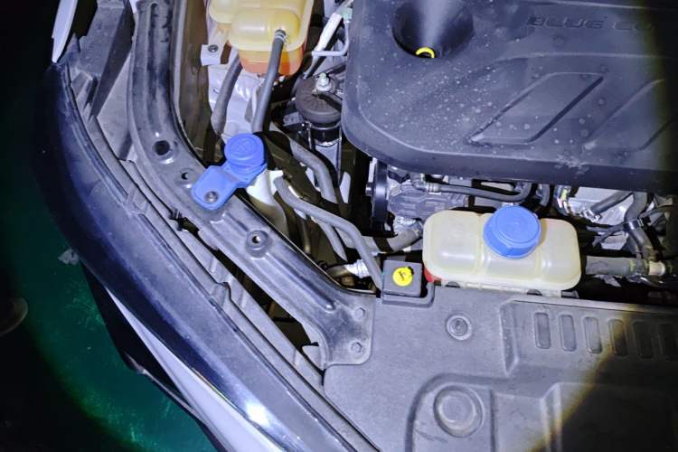 Used CHANGAN UNI-T 2020 1.5T Flagship Version Engine Bay Right