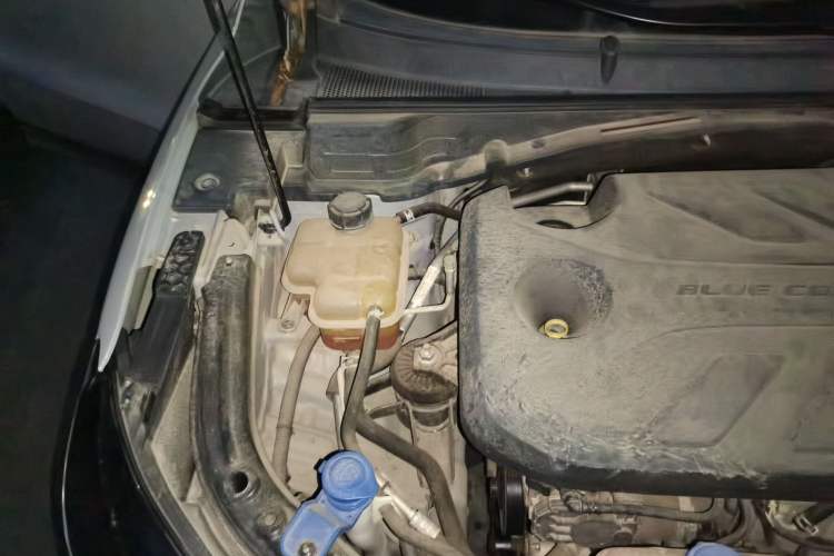 Used CHANGAN UNI-T 2020 1.5T Flagship Version Engine Bay Right