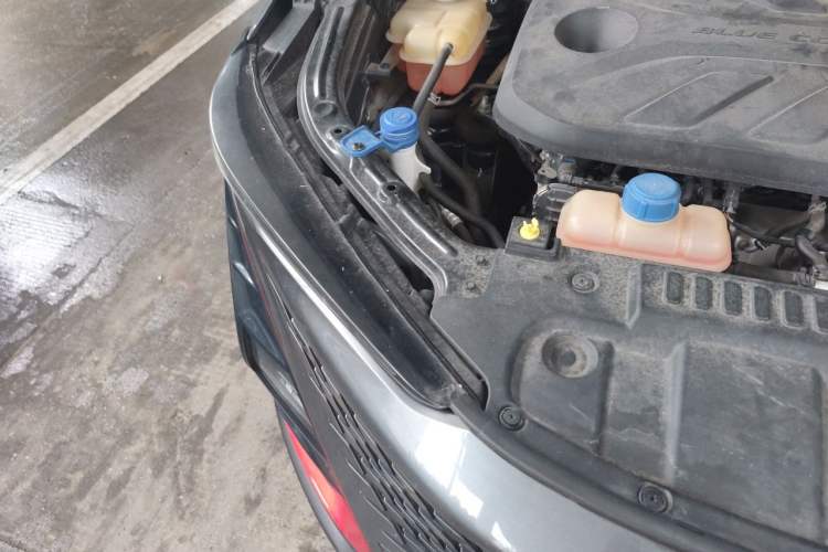 Used CHANGAN UNI-T 2020 1.5T Prestige Version Engine Bay Right