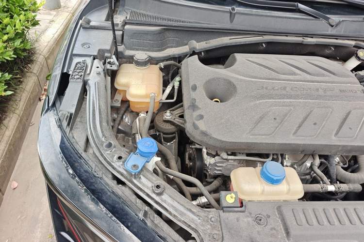 Used CHANGAN UNI-T 2020 1.5T Flagship Version Engine Bay Right