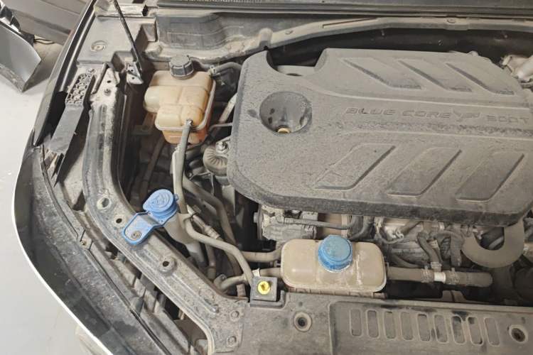 Used CHANGAN UNI-T 2020 1.5T Prestige Version Engine Bay Right
