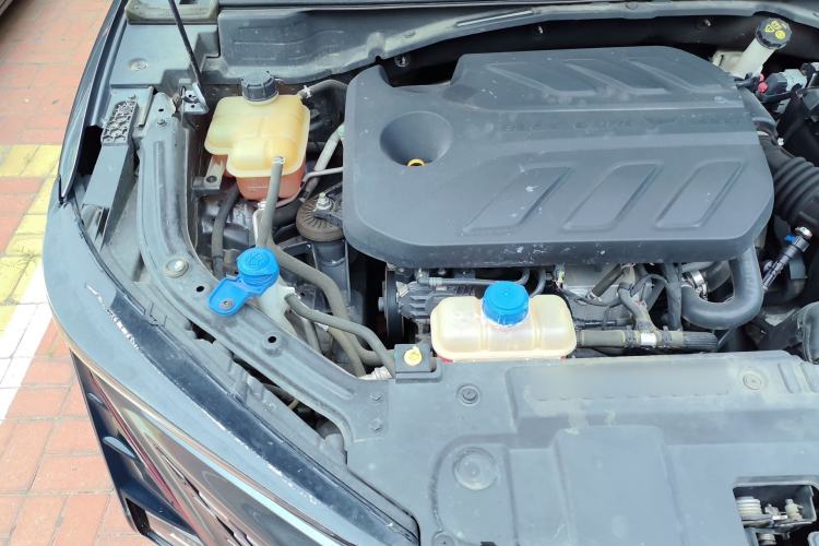 Used CHANGAN UNI-T 2020 1.5T Prestige Version Engine Bay Right