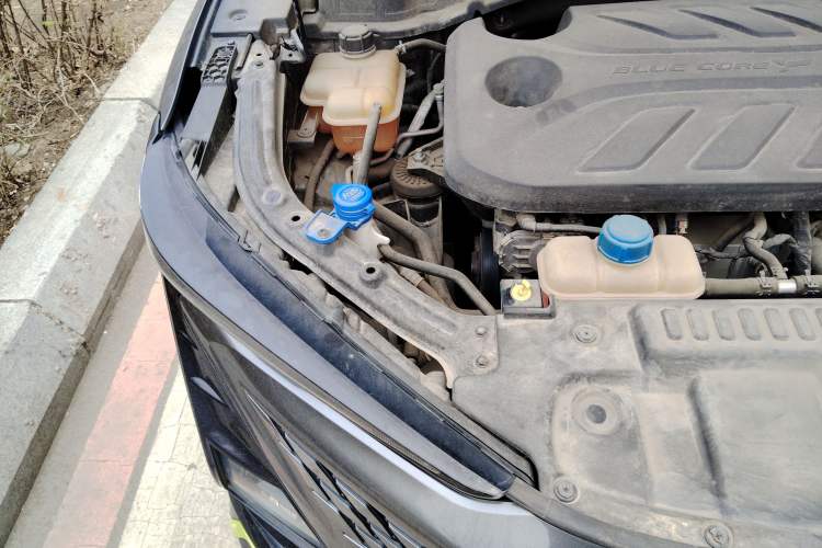 Used CHANGAN UNI-T 2020 1.5T Flagship Version Engine Bay Right