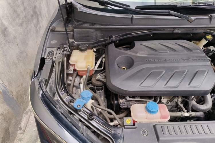 Used CHANGAN UNI-T 2020 1.5T Prestige Version Engine Bay Right