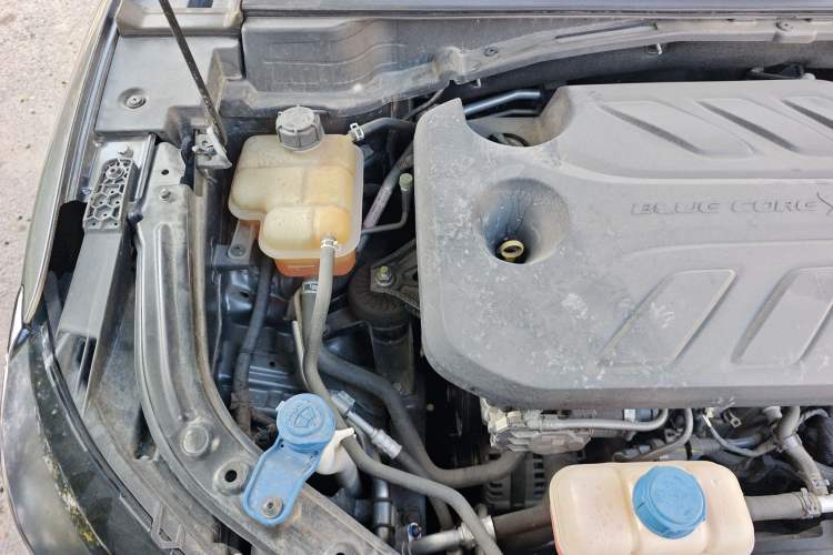 Used CHANGAN UNI-T 2020 1.5T Flagship Version Engine Bay Right