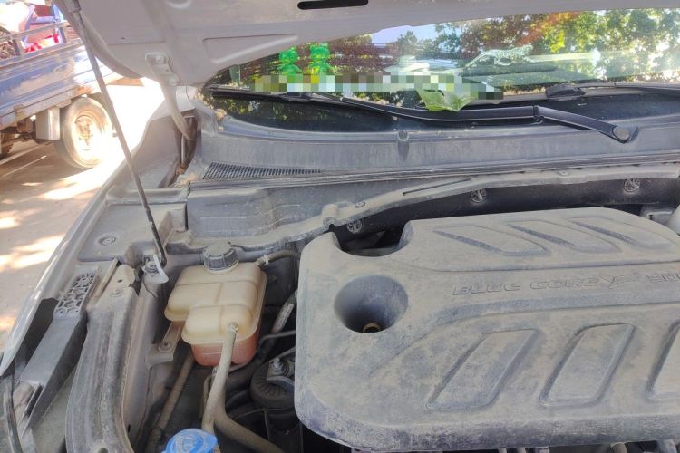 Used CHANGAN UNI-T 2020 1.5T Prestige Version Engine Bay Right