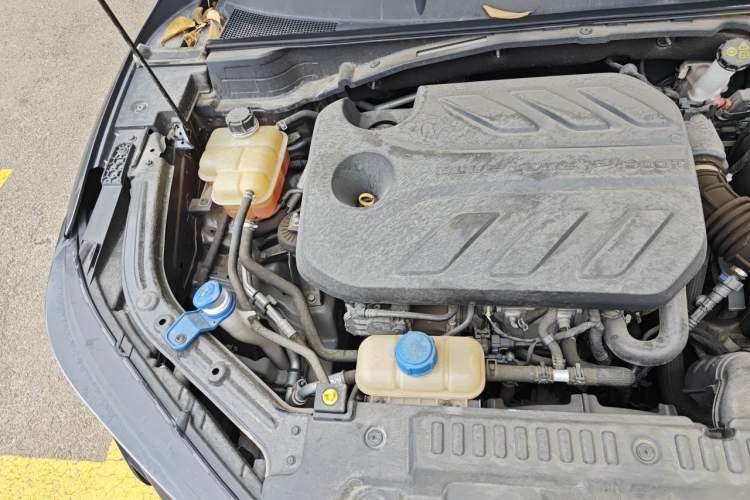 Used CHANGAN UNI-T 2020 1.5T Prestige Version Engine Bay Right