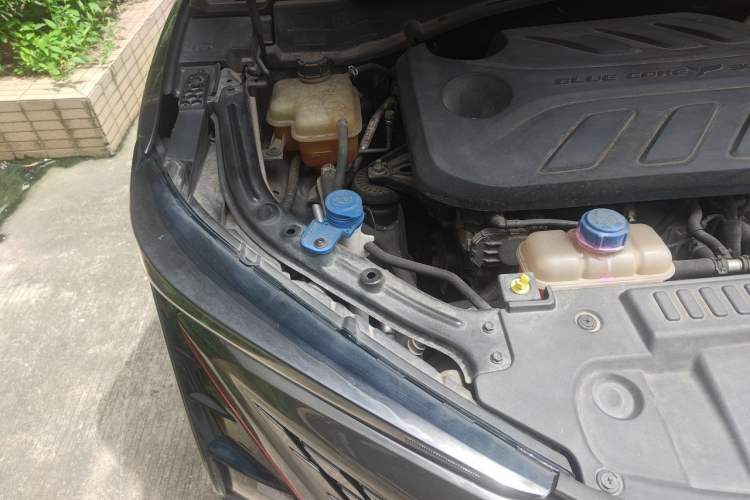 Used CHANGAN UNI-T 2020 1.5T Flagship Version Engine Bay Right