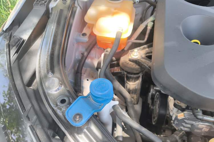 Used CHANGAN UNI-T 2020 1.5T Flagship Version Engine Bay Right