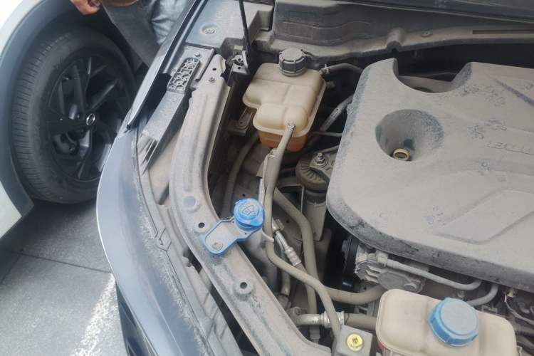 Used CHANGAN UNI-T 2020 1.5T Prestige Version Engine Bay Right