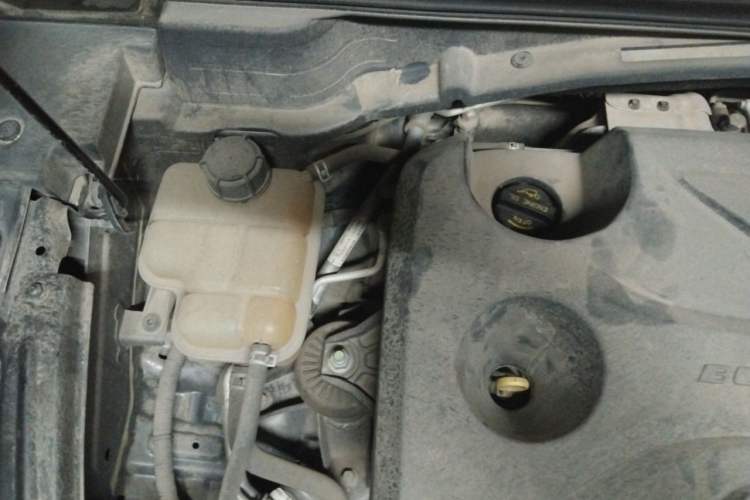 Used CHANGAN UNI-T 2020 1.5T Prestige Version Engine Bay Right