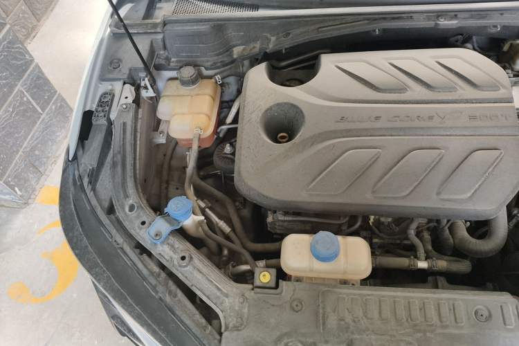 Used CHANGAN UNI-T 2020 1.5T Flagship Version Engine Bay Right
