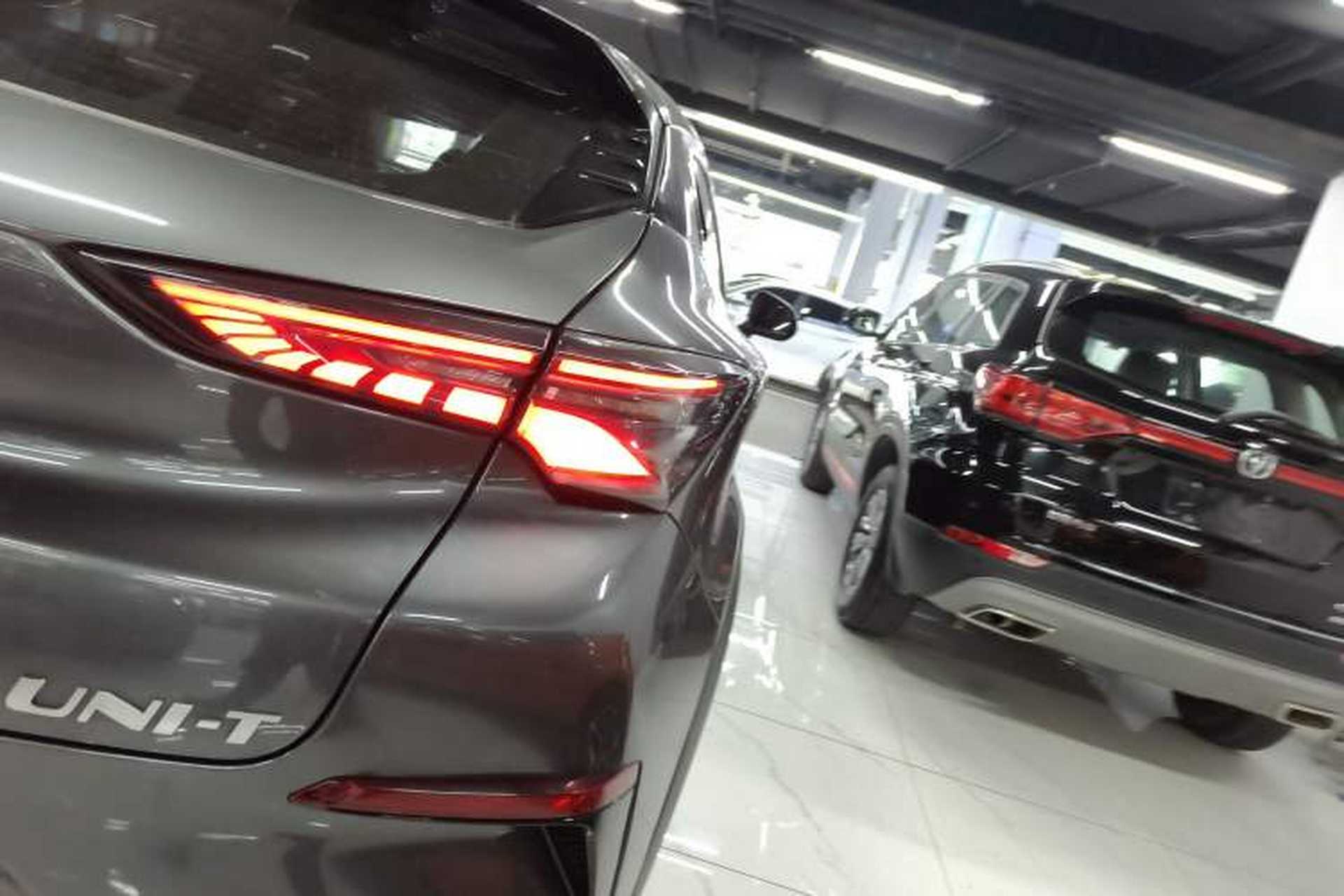 Used CHANGAN UNI-T 2020 1.5T Prestige Version Exterior 3