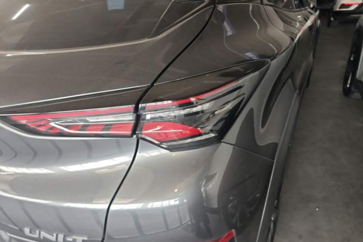 Used CHANGAN UNI-T 2020 1.5T Prestige Version Exterior 3