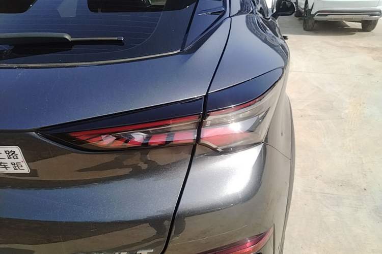 Used CHANGAN UNI-T 2020 1.5T Flagship Version Exterior 3