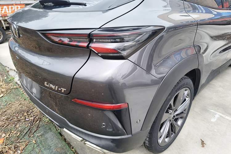 Used CHANGAN UNI-T 2020 1.5T Flagship Version Exterior 3