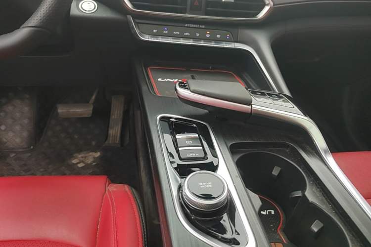 Used CHANGAN UNI-T 2020 1.5T Flagship Version Gear Lever