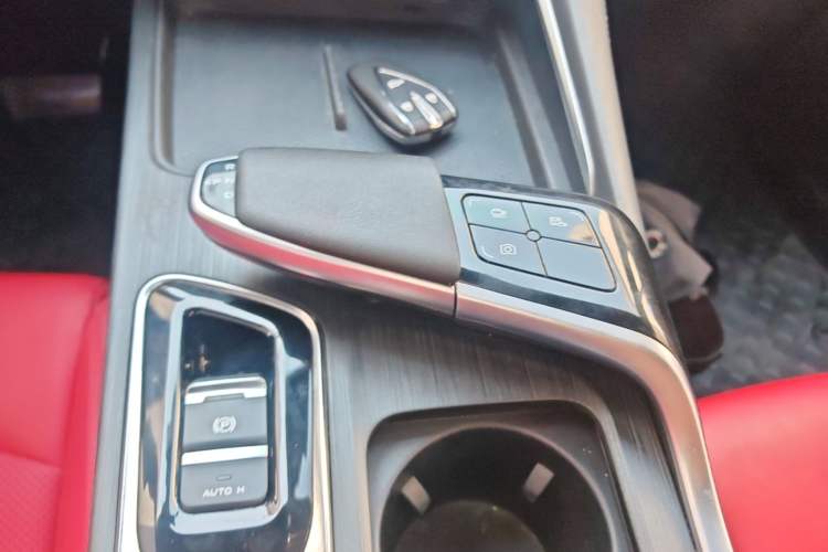Used CHANGAN UNI-T 2020 1.5T Prestige Version Gear Lever