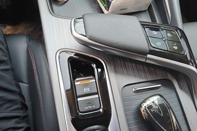Used CHANGAN UNI-T 2020 1.5T Flagship Version Gear Lever