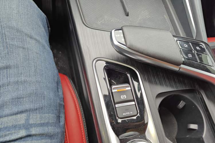 Used CHANGAN UNI-T 2020 1.5T Prestige Version Gear Lever